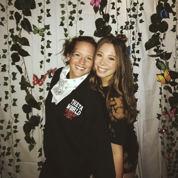 Meet your Posher, Emma - Picture 2 of 4